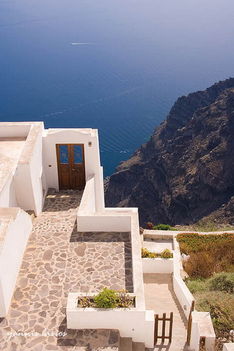 Larios_Santorini_02