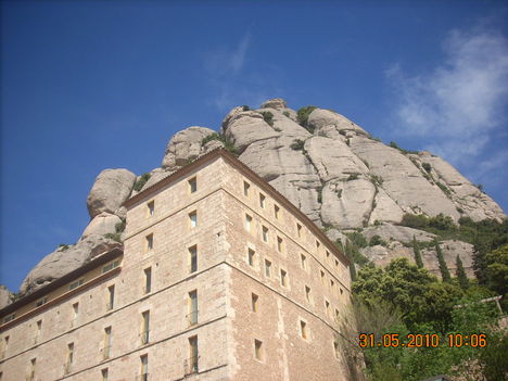 kolostor montserrat hegyen