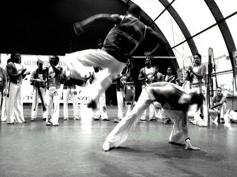 Capoeira_by_BeringII