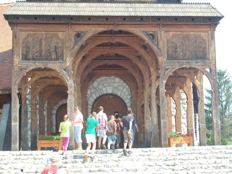 Irány Pécs ... 8