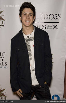 david-henrie-2nd-annual-hot-in-hollywood-party-1FD54o