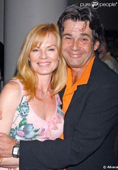 144896-marg-helgenberger-et-alan-rosenberg-637x0-1