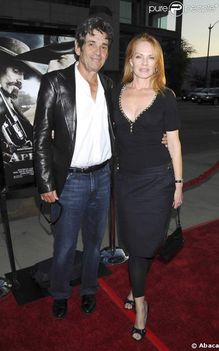 144898-marg-helgenberger-et-alan-rosenberg-637x0-1