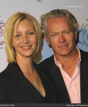 lisa-kudrow-6th-annual-lili-claire-foundation-benefit-WO7ePD