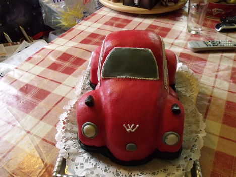 bogár kocsi torta