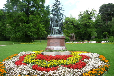 Strauss szobor
