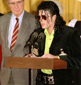 Mikie-michael-jackson-10852647-780-818