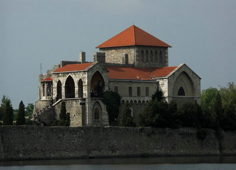Tatai vár