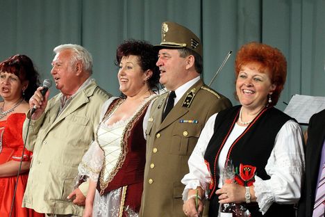 Dr. Vígh Bertalan+Gáspár Anni+Kapi Gábor+Kádár Zsuzsa