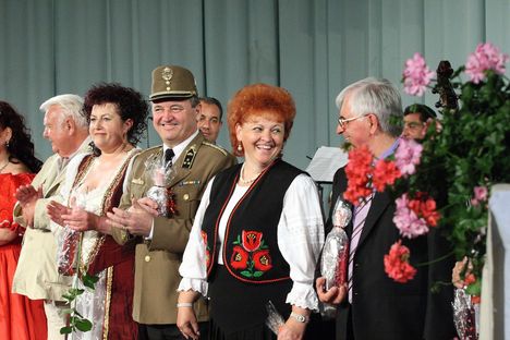 Dr. Vígh Bertalan+Gáspár Anni+Kapi Gábor+Kádár Zsuzsa+Szabó Sándor