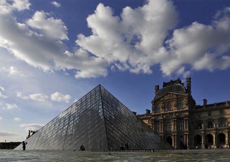 Párizs a Louvre