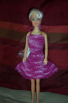 Barbie ruha - ciklámen