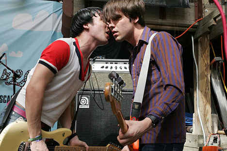 the-cribs-live