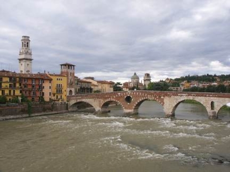 Verona, Adige folyó