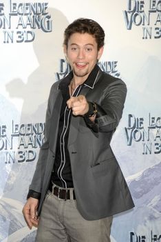 028The Last Airbender Berlin Photocall