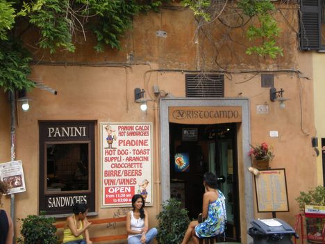 Kis szendvics-bár a Trasteverén
