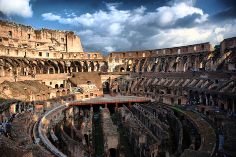 Roma. Interior del Coliseo (by josemazcona).jpg