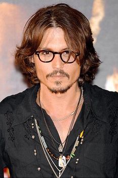 Johnny Depp szemüvegben