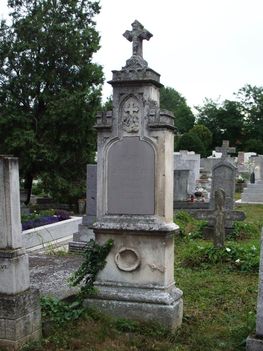 Wolff Gabriely Mária síremléke