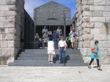 a mauzóleum bejárata