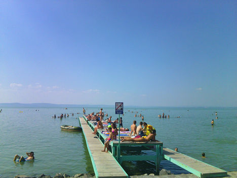 BALATON A SÓSTÓI STRANDNÁL. 6