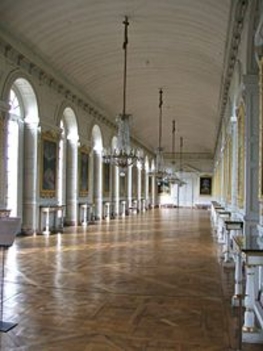 200px-Grand-Trianon-room