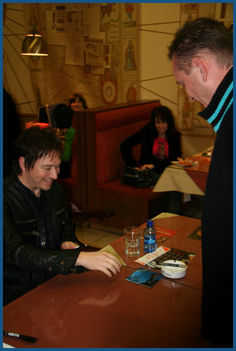 4125730623_alan_wilder_recoil_autograph_session_011207_123
