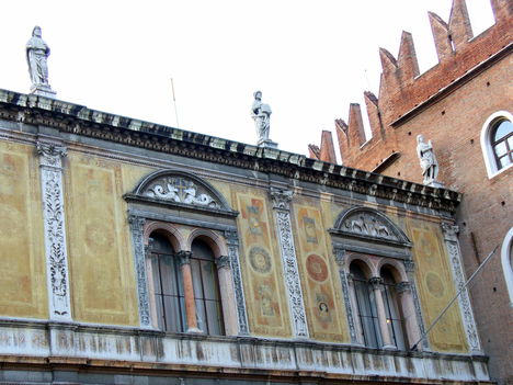 Verona, festett homlokzat
