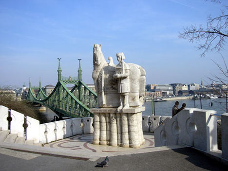 budapest-szent-istvan-szobor
