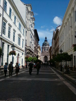 A Bazilika az utca végén