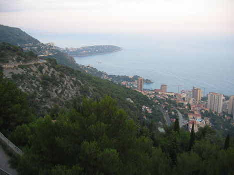 Monaco fölött szürkületben - 2004.