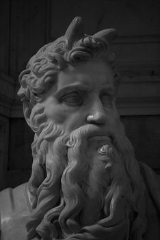 Moses by Michelangelo 5