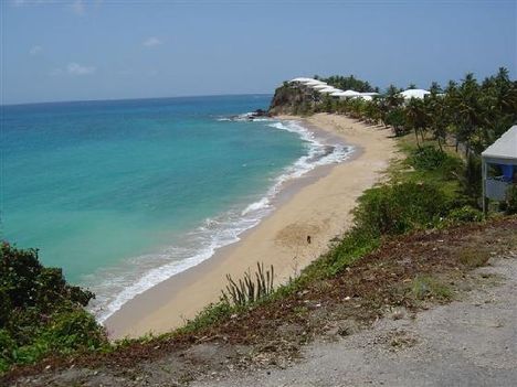 2645230-One_of_the_stunning_beaches_of_Antigua-Antigua_and_Barbuda