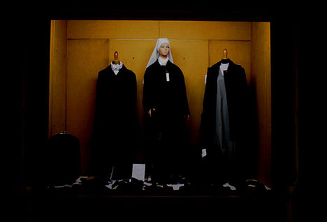 Fashionable Nuns at De Ritis