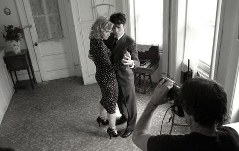 20100714-madonna-dolce-gabbana-fall-winter-campaign-behind-scenes-02