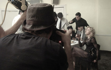 20100714-madonna-dolce-gabbana-fall-winter-campaign-behind-scenes-06