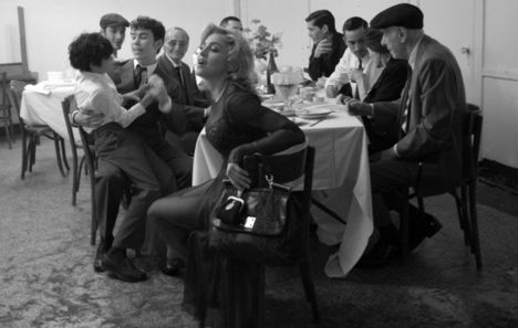 20100714-madonna-dolce-gabbana-fall-winter-campaign-behind-scenes-08