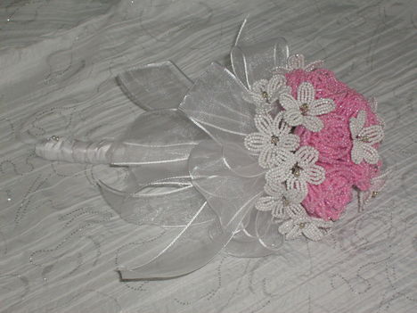 esküvői csokor rózsaszín rózsáből