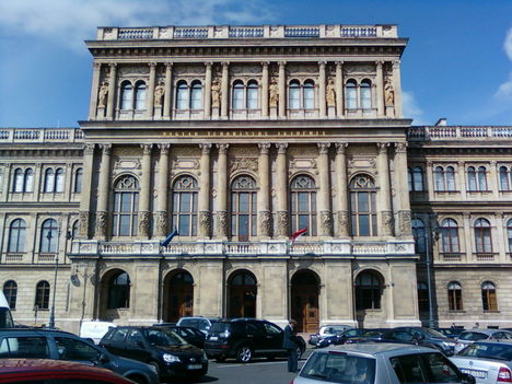 Magyar Tudományos Akadémia 4