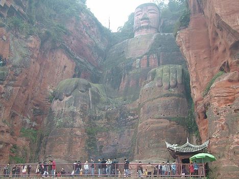 Emei Shan és Le Shan Buddha szobrok Szenthelye.