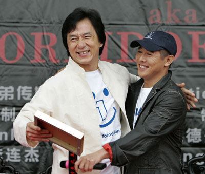 Jackie Chan és Jet Lí. Tiens tagok Kína.
