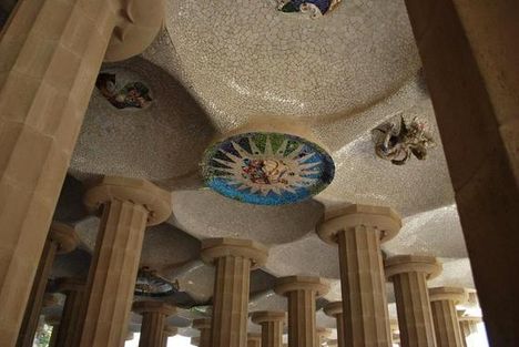 4839405-Parc_Guell-Barcelona
