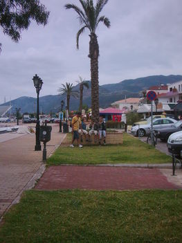 Lefkada-Nidri kikötő sétánya.