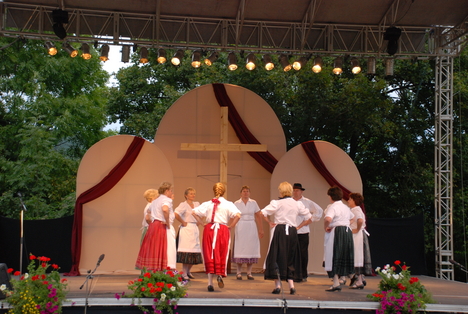 Folkloriáda: Kelet-szlovák táncok (Pilis Néptáncegyüttes)