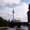 Berlin, a TV-torony a Spreeről nézve