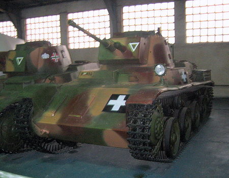 770px-Toldi_II_tank_kub