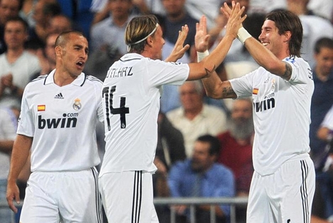 Cannavaro, RAmos, Guti (Real Madrid) gólünnepe a Bate Borisov elleni meccsen