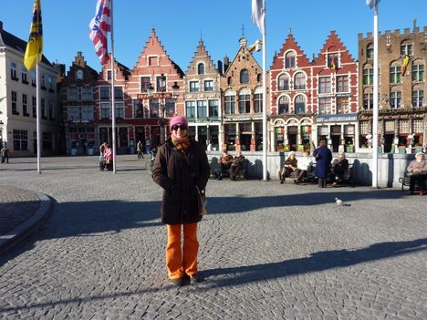 Eszter with Mano in Bruges 15