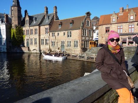 Eszter with Mano in Bruges 6