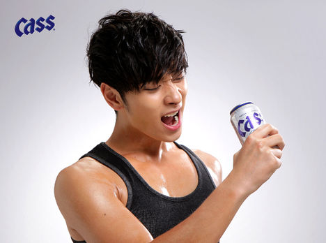 2PM_Cassbeercf_chansung1